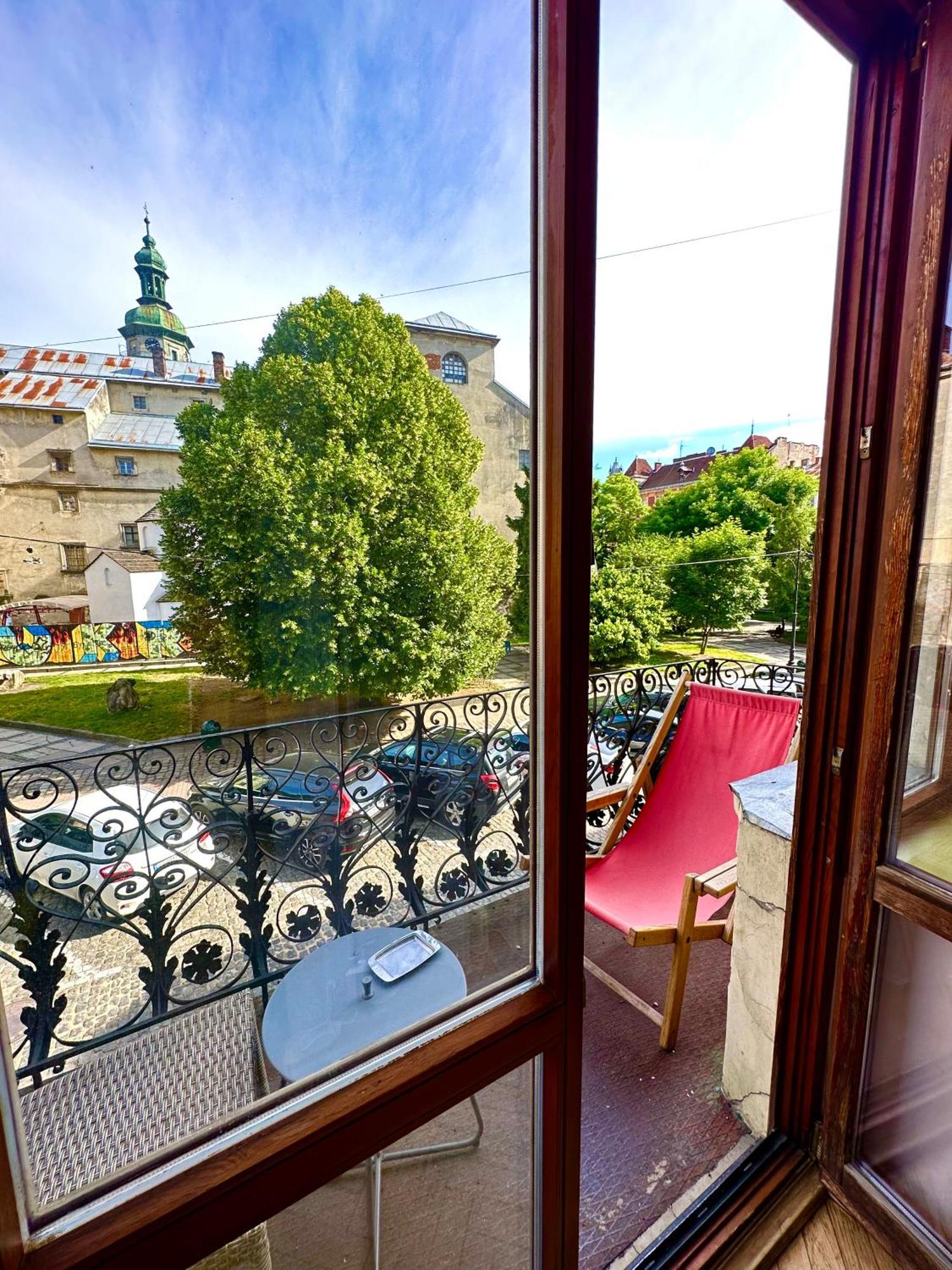 Romantic Apartments - Оn Valova Street Lviv Exterior photo