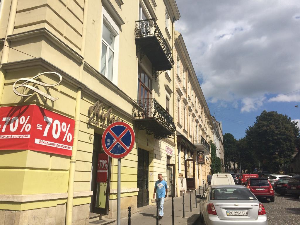 Romantic Apartments - Оn Valova Street Lviv Exterior photo